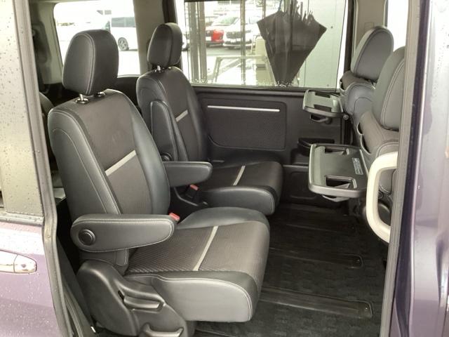 ステップワゴンスパーダ スパーダ・クールスピリット　メモリーナビ　ＥＴＣ　リアカメラ　シートＨ　追突軽減ブレーキ　スマキー　Ｂカメ　フルセグテレビ　盗難防止システム　サイドエアバック　ナビＴＶ　アクティブクルーズコントロール　キーフリー　エアバッグ（18枚目）