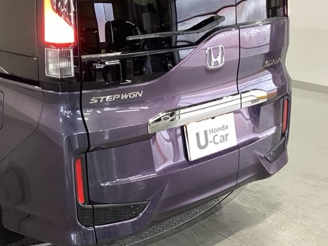 ステップワゴンスパーダ スパーダ・クールスピリット　メモリーナビ　ＥＴＣ　リアカメラ　シートＨ　追突軽減ブレーキ　スマキー　Ｂカメ　フルセグテレビ　盗難防止システム　サイドエアバック　ナビＴＶ　アクティブクルーズコントロール　キーフリー　エアバッグ（32枚目）