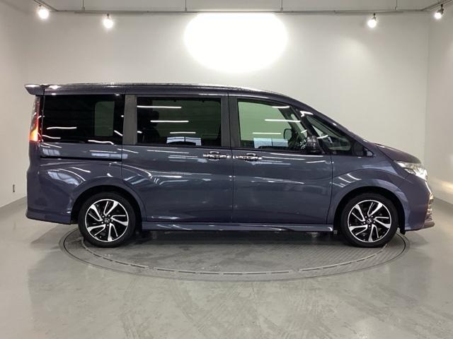 ステップワゴンスパーダ スパーダ・クールスピリット　メモリーナビ　ＥＴＣ　リアカメラ　シートＨ　追突軽減ブレーキ　スマキー　Ｂカメ　フルセグテレビ　盗難防止システム　サイドエアバック　ナビＴＶ　アクティブクルーズコントロール　キーフリー　エアバッグ（34枚目）