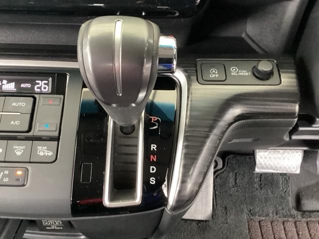 ステップワゴンスパーダ スパーダ・クールスピリット　メモリーナビ　ＥＴＣ　リアカメラ　シートＨ　追突軽減ブレーキ　スマキー　Ｂカメ　フルセグテレビ　盗難防止システム　サイドエアバック　ナビＴＶ　アクティブクルーズコントロール　キーフリー　エアバッグ（40枚目）