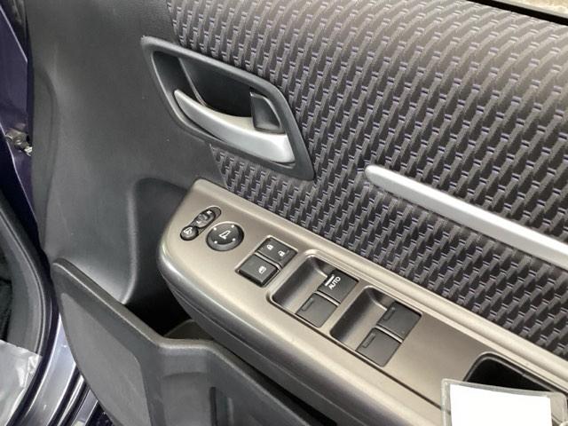 ステップワゴンスパーダ スパーダ・クールスピリット　メモリーナビ　ＥＴＣ　リアカメラ　シートＨ　追突軽減ブレーキ　スマキー　Ｂカメ　フルセグテレビ　盗難防止システム　サイドエアバック　ナビＴＶ　アクティブクルーズコントロール　キーフリー　エアバッグ（51枚目）