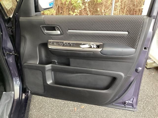 ステップワゴンスパーダ スパーダ・クールスピリット　メモリーナビ　ＥＴＣ　リアカメラ　シートＨ　追突軽減ブレーキ　スマキー　Ｂカメ　フルセグテレビ　盗難防止システム　サイドエアバック　ナビＴＶ　アクティブクルーズコントロール　キーフリー　エアバッグ（52枚目）