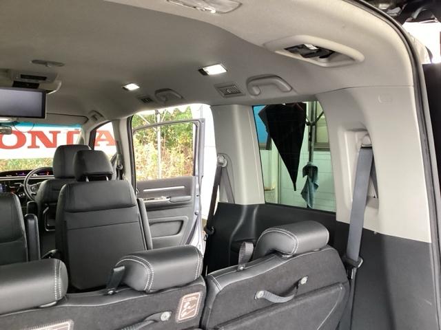 ステップワゴンスパーダ スパーダ・クールスピリット　メモリーナビ　ＥＴＣ　リアカメラ　シートＨ　追突軽減ブレーキ　スマキー　Ｂカメ　フルセグテレビ　盗難防止システム　サイドエアバック　ナビＴＶ　アクティブクルーズコントロール　キーフリー　エアバッグ（66枚目）