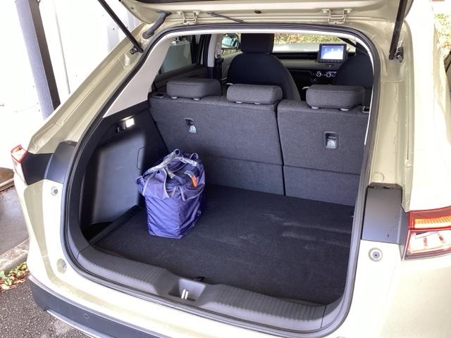 ヴェゼル ｅ：ＨＥＶＸ　純正メモリーナビ　ドラレコ　リアカメラ　前後障害物センサー　ＡＡＣ　イモビライザー　スマ－トキ－　誤発進抑制　ＰＷ　クルコン　ＥＳＣ　ＥＴＣ装備　キーフリー　ＬＥＤヘッドランプ　ナビＴＶ　ＤＶＤ再生可（18枚目）