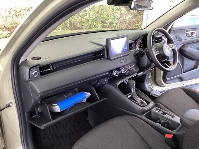 ヴェゼル ｅ：ＨＥＶＸ　純正メモリーナビ　ドラレコ　リアカメラ　前後障害物センサー　ＡＡＣ　イモビライザー　スマ－トキ－　誤発進抑制　ＰＷ　クルコン　ＥＳＣ　ＥＴＣ装備　キーフリー　ＬＥＤヘッドランプ　ナビＴＶ　ＤＶＤ再生可（34枚目）