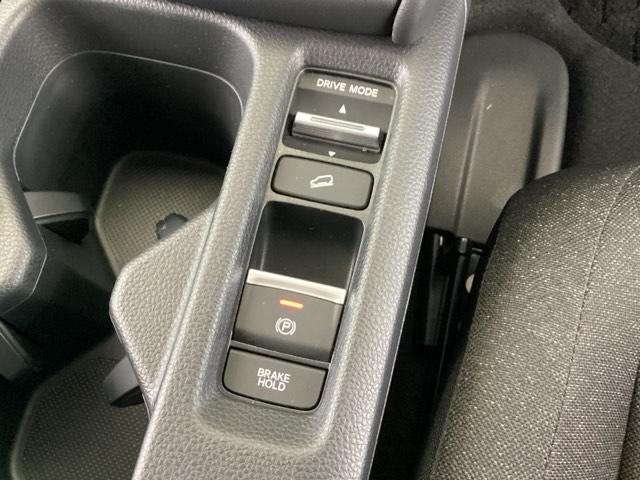 ヴェゼル ｅ：ＨＥＶＸ　純正メモリーナビ　ドラレコ　リアカメラ　前後障害物センサー　ＡＡＣ　イモビライザー　スマ－トキ－　誤発進抑制　ＰＷ　クルコン　ＥＳＣ　ＥＴＣ装備　キーフリー　ＬＥＤヘッドランプ　ナビＴＶ　ＤＶＤ再生可（39枚目）