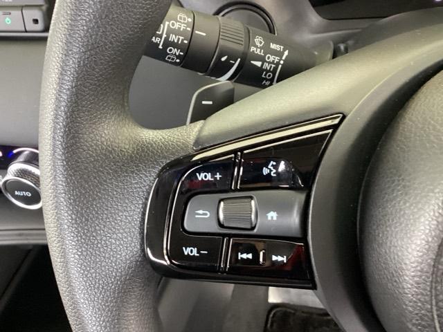 ヴェゼル ｅ：ＨＥＶＸ　純正メモリーナビ　ドラレコ　リアカメラ　前後障害物センサー　ＡＡＣ　イモビライザー　スマ－トキ－　誤発進抑制　ＰＷ　クルコン　ＥＳＣ　ＥＴＣ装備　キーフリー　ＬＥＤヘッドランプ　ナビＴＶ　ＤＶＤ再生可（41枚目）