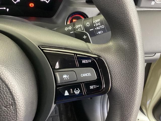 ヴェゼル ｅ：ＨＥＶＸ　純正メモリーナビ　ドラレコ　リアカメラ　前後障害物センサー　ＡＡＣ　イモビライザー　スマ－トキ－　誤発進抑制　ＰＷ　クルコン　ＥＳＣ　ＥＴＣ装備　キーフリー　ＬＥＤヘッドランプ　ナビＴＶ　ＤＶＤ再生可（42枚目）