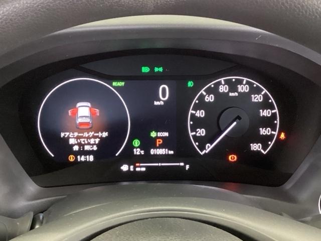 ヴェゼル ｅ：ＨＥＶＸ　純正メモリーナビ　ドラレコ　リアカメラ　前後障害物センサー　ＡＡＣ　イモビライザー　スマ－トキ－　誤発進抑制　ＰＷ　クルコン　ＥＳＣ　ＥＴＣ装備　キーフリー　ＬＥＤヘッドランプ　ナビＴＶ　ＤＶＤ再生可（43枚目）