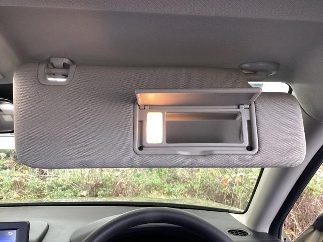 ヴェゼル ｅ：ＨＥＶＸ　純正メモリーナビ　ドラレコ　リアカメラ　前後障害物センサー　ＡＡＣ　イモビライザー　スマ－トキ－　誤発進抑制　ＰＷ　クルコン　ＥＳＣ　ＥＴＣ装備　キーフリー　ＬＥＤヘッドランプ　ナビＴＶ　ＤＶＤ再生可（48枚目）