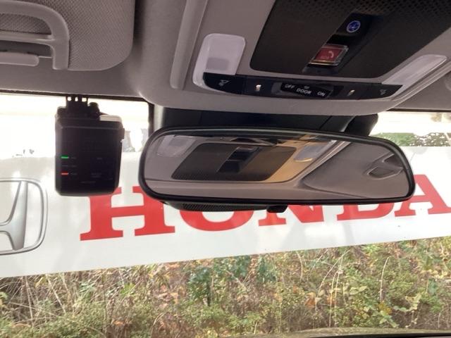 ヴェゼル ｅ：ＨＥＶＸ　純正メモリーナビ　ドラレコ　リアカメラ　前後障害物センサー　ＡＡＣ　イモビライザー　スマ－トキ－　誤発進抑制　ＰＷ　クルコン　ＥＳＣ　ＥＴＣ装備　キーフリー　ＬＥＤヘッドランプ　ナビＴＶ　ＤＶＤ再生可（50枚目）