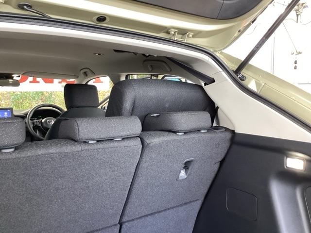 ヴェゼル ｅ：ＨＥＶＸ　純正メモリーナビ　ドラレコ　リアカメラ　前後障害物センサー　ＡＡＣ　イモビライザー　スマ－トキ－　誤発進抑制　ＰＷ　クルコン　ＥＳＣ　ＥＴＣ装備　キーフリー　ＬＥＤヘッドランプ　ナビＴＶ　ＤＶＤ再生可（65枚目）