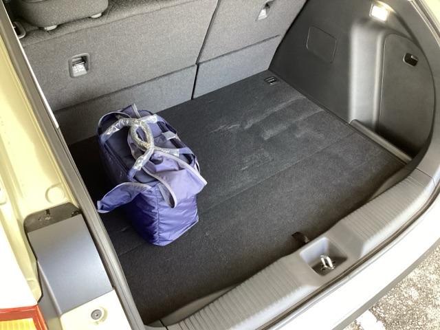 ヴェゼル ｅ：ＨＥＶＸ　純正メモリーナビ　ドラレコ　リアカメラ　前後障害物センサー　ＡＡＣ　イモビライザー　スマ－トキ－　誤発進抑制　ＰＷ　クルコン　ＥＳＣ　ＥＴＣ装備　キーフリー　ＬＥＤヘッドランプ　ナビＴＶ　ＤＶＤ再生可（66枚目）