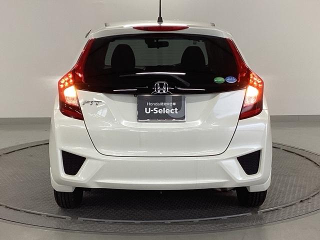 フィット １３Ｇ・Ｌパッケージファインエディション　純正ナビ　フルセグ　リアカメラ　ＬＥＤヘットライト　クルコン　Ａストップ　Ｂモニター　サイドカーテンエアバック　キーレス　ＤＶＤ　パワーウインドウ　横滑り防止装置　インテリキー　ナビＴＶ　盗難防止装置（9枚目）