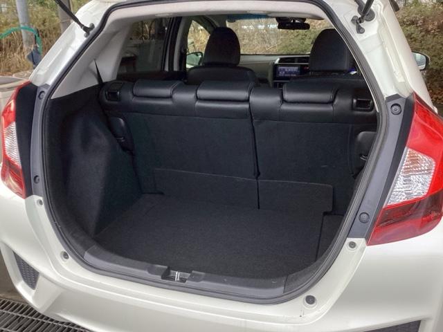 フィット １３Ｇ・Ｌパッケージファインエディション　純正ナビ　フルセグ　リアカメラ　ＬＥＤヘットライト　クルコン　Ａストップ　Ｂモニター　サイドカーテンエアバック　キーレス　ＤＶＤ　パワーウインドウ　横滑り防止装置　インテリキー　ナビＴＶ　盗難防止装置（21枚目）