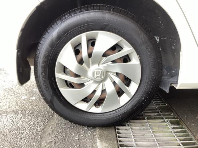 フィット １３Ｇ・Ｌパッケージファインエディション　純正ナビ　フルセグ　リアカメラ　ＬＥＤヘットライト　クルコン　Ａストップ　Ｂモニター　サイドカーテンエアバック　キーレス　ＤＶＤ　パワーウインドウ　横滑り防止装置　インテリキー　ナビＴＶ　盗難防止装置（25枚目）