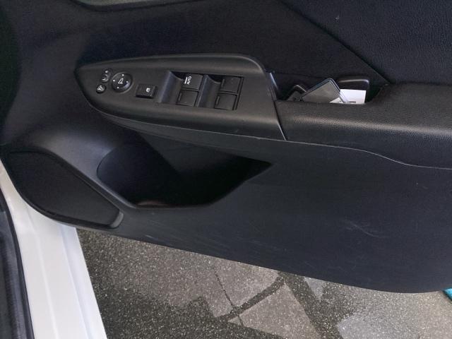 フィット １３Ｇ・Ｌパッケージファインエディション　純正ナビ　フルセグ　リアカメラ　ＬＥＤヘットライト　クルコン　Ａストップ　Ｂモニター　サイドカーテンエアバック　キーレス　ＤＶＤ　パワーウインドウ　横滑り防止装置　インテリキー　ナビＴＶ　盗難防止装置（46枚目）