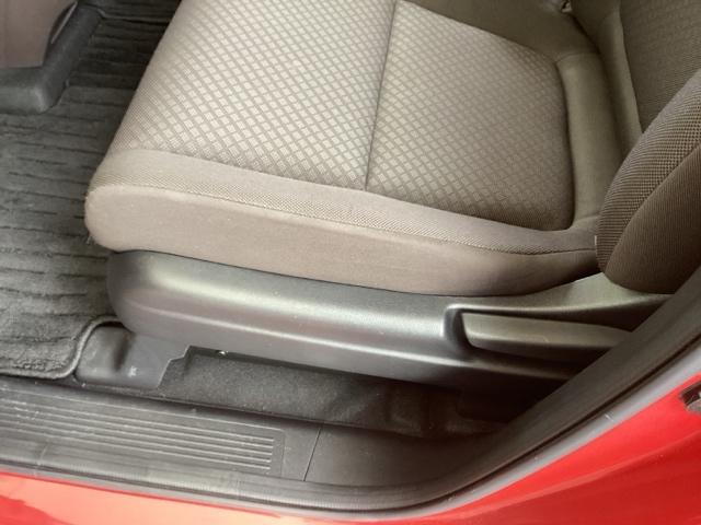 フリード Ｇ・ホンダセンシング　純正ナビ　フルセグ　７人乗り　Ｆセグ　追突被害軽減ブレーキ　ｉストップ　Ｗエアバッグ　パワーウィンドウ　アクティブクルーズコントロール　スマートキ　カラーバックモニター　ＶＳＡ　エアコン　キーレス（42枚目）