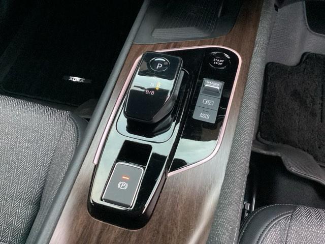 オーラ Ｇ　純正メモリーナビ　全周囲カメラ　ＥＴＣ　前席シートヒーター　フロントカメラ　ＵＳＢ　自動（被害軽減）ブレーキ　クルコン　ＬＥＤ　横滑り防止　サイドカメラ　カーテンエアバッグ　イモビライザー　ナビＴＶ（13枚目）