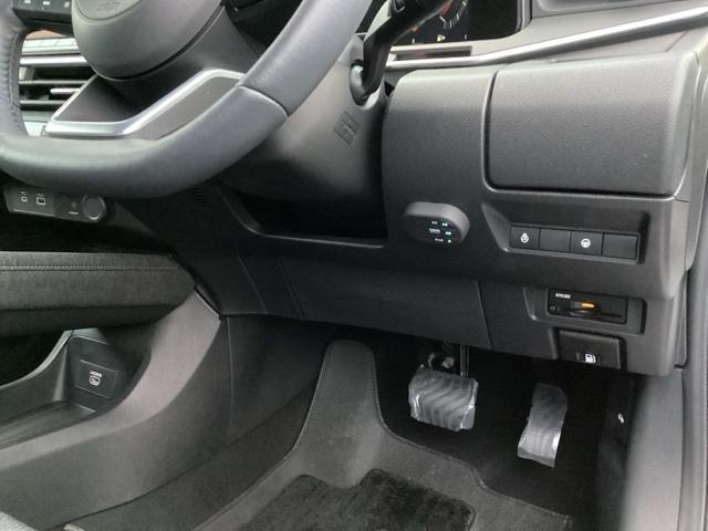 オーラ Ｇ　純正メモリーナビ　全周囲カメラ　ＥＴＣ　前席シートヒーター　フロントカメラ　ＵＳＢ　自動（被害軽減）ブレーキ　クルコン　ＬＥＤ　横滑り防止　サイドカメラ　カーテンエアバッグ　イモビライザー　ナビＴＶ（15枚目）