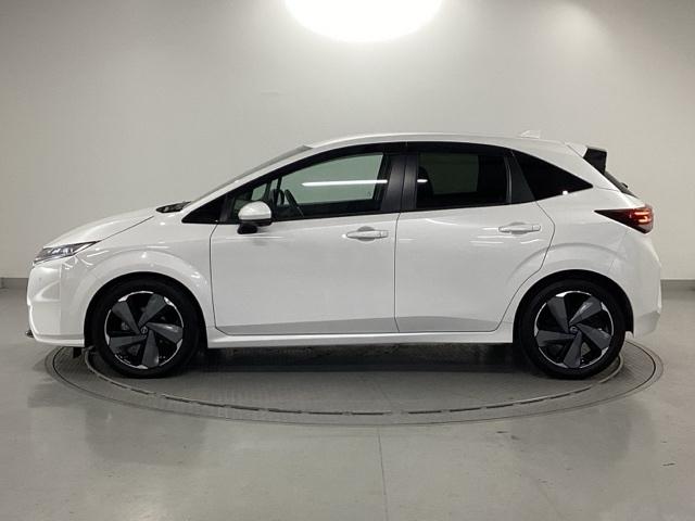 オーラ Ｇ　純正メモリーナビ　全周囲カメラ　ＥＴＣ　前席シートヒーター　フロントカメラ　ＵＳＢ　自動（被害軽減）ブレーキ　クルコン　ＬＥＤ　横滑り防止　サイドカメラ　カーテンエアバッグ　イモビライザー　ナビＴＶ（26枚目）