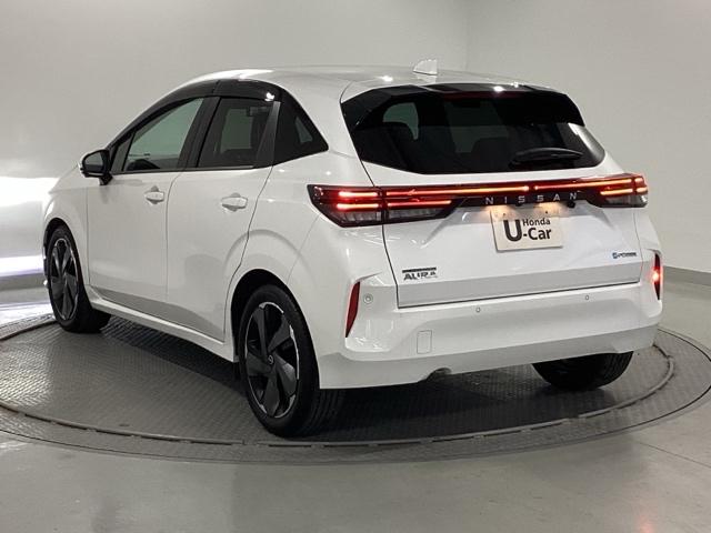 オーラ Ｇ　純正メモリーナビ　全周囲カメラ　ＥＴＣ　前席シートヒーター　フロントカメラ　ＵＳＢ　自動（被害軽減）ブレーキ　クルコン　ＬＥＤ　横滑り防止　サイドカメラ　カーテンエアバッグ　イモビライザー　ナビＴＶ（27枚目）