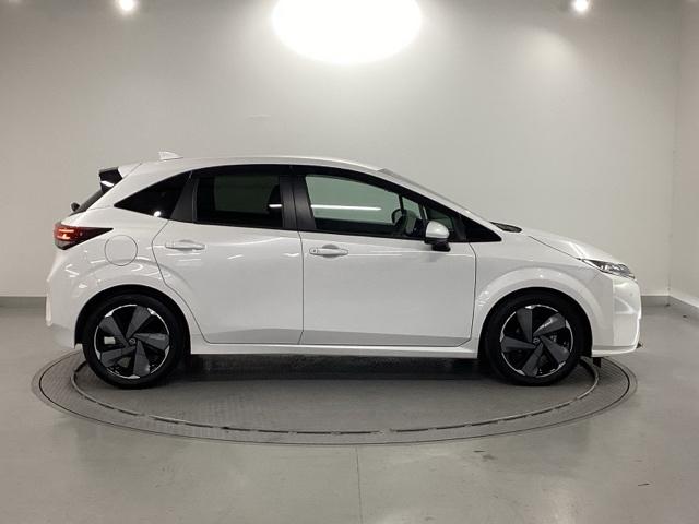 オーラ Ｇ　純正メモリーナビ　全周囲カメラ　ＥＴＣ　前席シートヒーター　フロントカメラ　ＵＳＢ　自動（被害軽減）ブレーキ　クルコン　ＬＥＤ　横滑り防止　サイドカメラ　カーテンエアバッグ　イモビライザー　ナビＴＶ（32枚目）