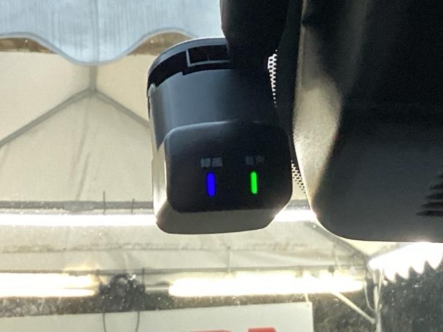 オーラ Ｇ　純正メモリーナビ　全周囲カメラ　ＥＴＣ　前席シートヒーター　フロントカメラ　ＵＳＢ　自動（被害軽減）ブレーキ　クルコン　ＬＥＤ　横滑り防止　サイドカメラ　カーテンエアバッグ　イモビライザー　ナビＴＶ（51枚目）