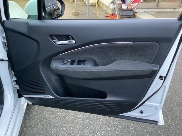 オーラ Ｇ　純正メモリーナビ　全周囲カメラ　ＥＴＣ　前席シートヒーター　フロントカメラ　ＵＳＢ　自動（被害軽減）ブレーキ　クルコン　ＬＥＤ　横滑り防止　サイドカメラ　カーテンエアバッグ　イモビライザー　ナビＴＶ（53枚目）