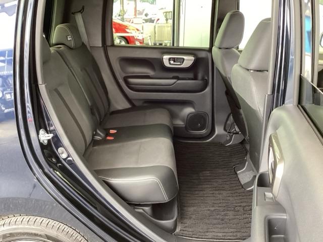 ��Ȃ��O��ɃX���C�h�ł��܂��B�܂��A��Ȃ̉��ɑ傫�ȃg���C������A�����P��u���C�Ȃǂ���������Ǝ��[�ł��܂��B