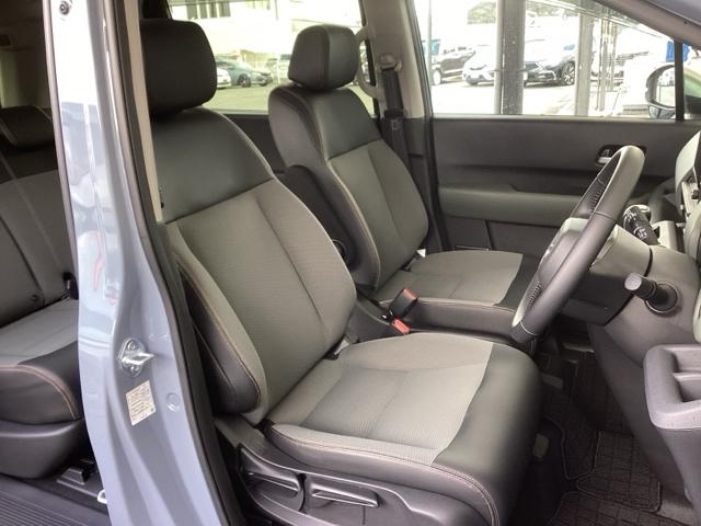 フリード ｅ：ＨＥＶクロスター　純正ナビ　フルセグ　５人乗り　ＥＴＣ装備　Ｓヒーター　衝突軽減ブレーキシステム　オートエアコン　バックモニター　ＬＥＤライト　パーキングセンサー　スマートキー　クルーズコントロール　キーレス　ＵＳＢ（19枚目）