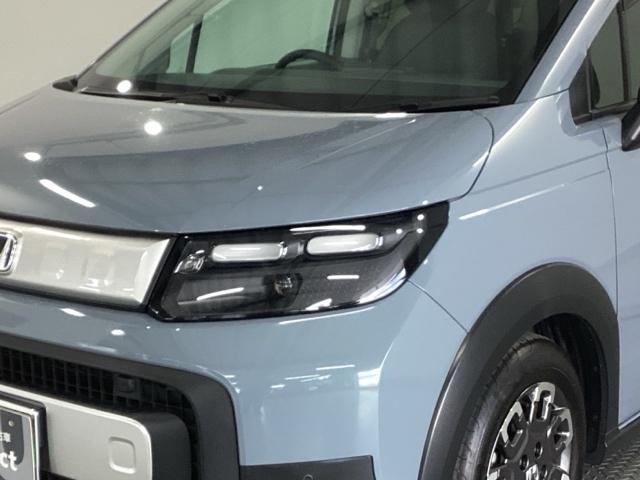 フリード ｅ：ＨＥＶクロスター　純正ナビ　フルセグ　５人乗り　ＥＴＣ装備　Ｓヒーター　衝突軽減ブレーキシステム　オートエアコン　バックモニター　ＬＥＤライト　パーキングセンサー　スマートキー　クルーズコントロール　キーレス　ＵＳＢ（28枚目）