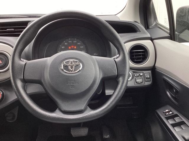 ��ɂȂ��ފ��o�̃X�e�A�����O�ł��B�����S�n�A�f�U�C�����ɂ���������A�C�e���ł��B