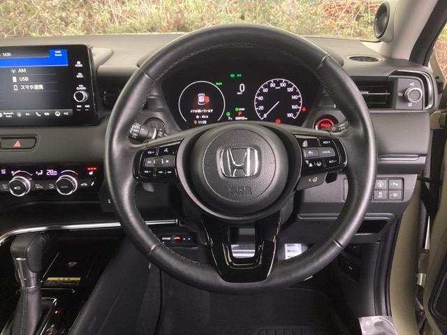 ヴェゼル ｅ：ＨＥＶＺ　純正ナビ　フルセグ　リアカメラ　地上デジタル　ＵＳＢ入力　ハンズフリーテールゲート　シートＨ　サイドエアＢ　サイドカメラ　パークセンサー　リヤカメラ　ＬＥＤヘットライト　ＥＳＣ　パワステ　ＡＡＣ（18枚目）