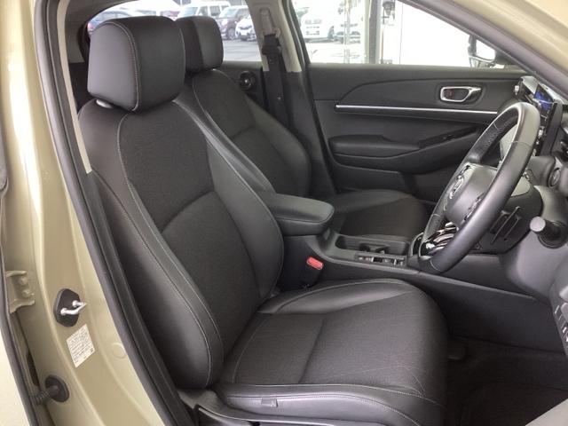 ヴェゼル ｅ：ＨＥＶＺ　純正ナビ　フルセグ　リアカメラ　地上デジタル　ＵＳＢ入力　ハンズフリーテールゲート　シートＨ　サイドエアＢ　サイドカメラ　パークセンサー　リヤカメラ　ＬＥＤヘットライト　ＥＳＣ　パワステ　ＡＡＣ（19枚目）