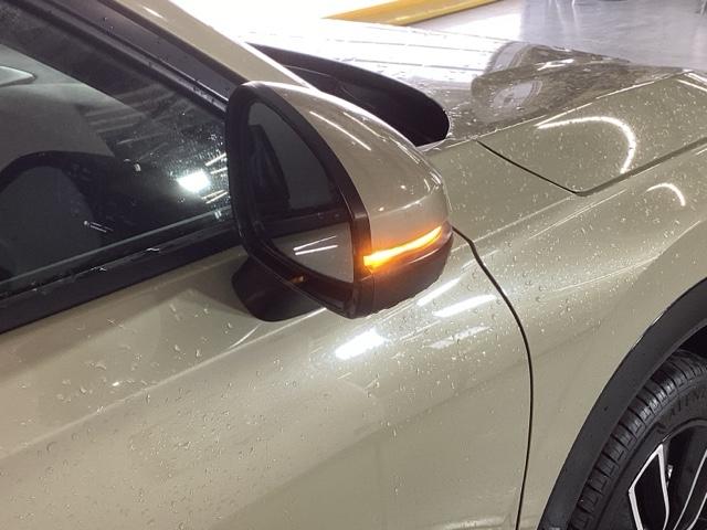 ヴェゼル ｅ：ＨＥＶＺ　純正ナビ　フルセグ　リアカメラ　地上デジタル　ＵＳＢ入力　ハンズフリーテールゲート　シートＨ　サイドエアＢ　サイドカメラ　パークセンサー　リヤカメラ　ＬＥＤヘットライト　ＥＳＣ　パワステ　ＡＡＣ（28枚目）