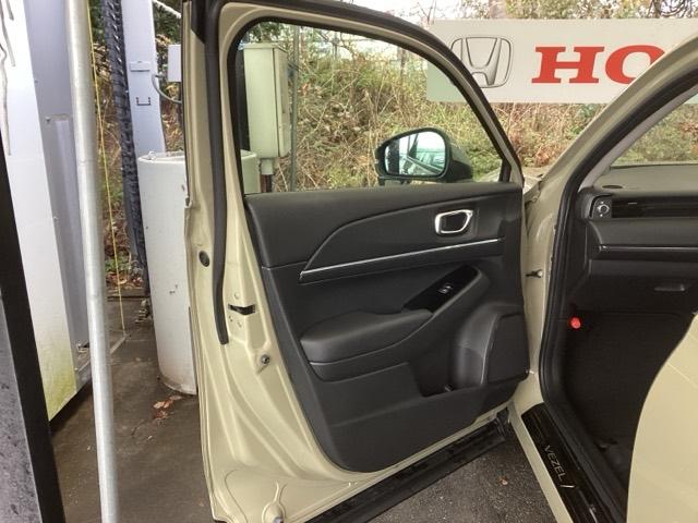 ヴェゼル ｅ：ＨＥＶＺ　純正ナビ　フルセグ　リアカメラ　地上デジタル　ＵＳＢ入力　ハンズフリーテールゲート　シートＨ　サイドエアＢ　サイドカメラ　パークセンサー　リヤカメラ　ＬＥＤヘットライト　ＥＳＣ　パワステ　ＡＡＣ（35枚目）