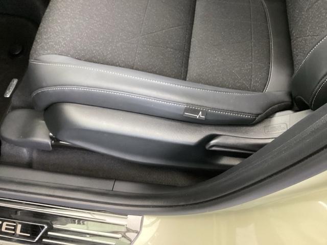 ヴェゼル ｅ：ＨＥＶＺ　純正ナビ　フルセグ　リアカメラ　地上デジタル　ＵＳＢ入力　ハンズフリーテールゲート　シートＨ　サイドエアＢ　サイドカメラ　パークセンサー　リヤカメラ　ＬＥＤヘットライト　ＥＳＣ　パワステ　ＡＡＣ（39枚目）