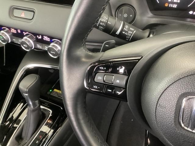 ヴェゼル ｅ：ＨＥＶＺ　純正ナビ　フルセグ　リアカメラ　地上デジタル　ＵＳＢ入力　ハンズフリーテールゲート　シートＨ　サイドエアＢ　サイドカメラ　パークセンサー　リヤカメラ　ＬＥＤヘットライト　ＥＳＣ　パワステ　ＡＡＣ（44枚目）