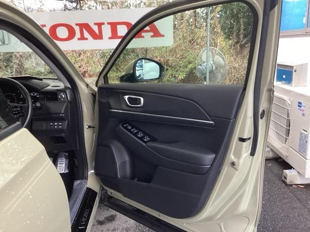 ヴェゼル ｅ：ＨＥＶＺ　純正ナビ　フルセグ　リアカメラ　地上デジタル　ＵＳＢ入力　ハンズフリーテールゲート　シートＨ　サイドエアＢ　サイドカメラ　パークセンサー　リヤカメラ　ＬＥＤヘットライト　ＥＳＣ　パワステ　ＡＡＣ（47枚目）