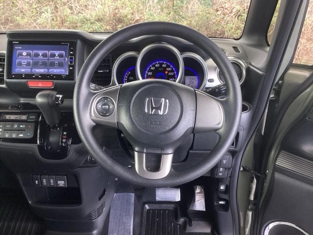 ��ɂȂ��ފ��o�̃X�e�A�����O�ł��B�����S�n�A�f�U�C�����A���쐫�ɂ���������A�C�e���ł��B