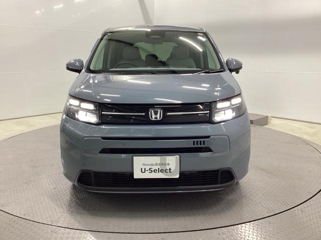 �y�k�d�c�w�b�h���C�g�z����������Ă��܂��B��ԑ��s����J�̓��ɖ��邭���S�ɑO�����Ƃ炷���Ƃ��o���܂��B�Ό��Ԃ���������₷���̂ő���ɐڋ߂�m�点�邱�Ƃ��o���܂��B