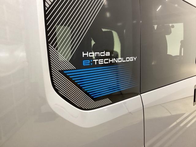 ���G�l���M�[���x�̃o�b�e���[���̗p����ƂƂ��ɁA�d������コ���邳�܂��܂ȃo�b�e���[�}�l�W�����g�@�\�ɂ���āA�P���̔z���E�z�B�Ȃǂ����S���Ă��Ȃ����[�d���s�����Q�S�T�������������܂����B