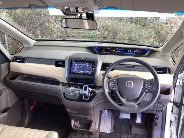 フリードハイブリッド ハイブリッド・Ｇホンダセンシング　メモリーナビ　ドラレコ　ＥＴＣ　リアカメラ　クルーズＣ　ブレーキサポート　ＬＥＤヘットライト　ナビ＆ＴＶ　Ｗエアバック　バックモニタ　アイストップ　地デジフルセグ　キーレス　ドライブレコ　３列　ＡＢＳ（2枚目）