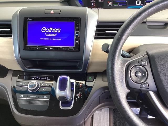 フリードハイブリッド ハイブリッド・Ｇホンダセンシング　メモリーナビ　ドラレコ　ＥＴＣ　リアカメラ　クルーズＣ　ブレーキサポート　ＬＥＤヘットライト　ナビ＆ＴＶ　Ｗエアバック　バックモニタ　アイストップ　地デジフルセグ　キーレス　ドライブレコ　３列　ＡＢＳ（3枚目）