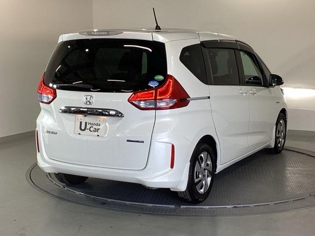 フリードハイブリッド ハイブリッド・Ｇホンダセンシング　メモリーナビ　ドラレコ　ＥＴＣ　リアカメラ　クルーズＣ　ブレーキサポート　ＬＥＤヘットライト　ナビ＆ＴＶ　Ｗエアバック　バックモニタ　アイストップ　地デジフルセグ　キーレス　ドライブレコ　３列　ＡＢＳ（8枚目）