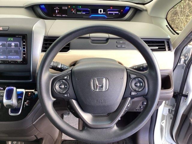 フリードハイブリッド ハイブリッド・Ｇホンダセンシング　メモリーナビ　ドラレコ　ＥＴＣ　リアカメラ　クルーズＣ　ブレーキサポート　ＬＥＤヘットライト　ナビ＆ＴＶ　Ｗエアバック　バックモニタ　アイストップ　地デジフルセグ　キーレス　ドライブレコ　３列　ＡＢＳ（14枚目）