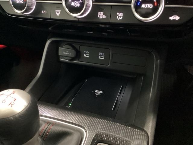 �p���Ή��̃X�}�[�g�t�H����u�������ŏ[�d���ł��܂��B�X�}�[�g�t�H���Ȃǂ̏[�d�ɕ֗��Ȃt�r�a�W���b�N�B�^�]�Ȃ��������Ȃ�����g���₷���ł��B