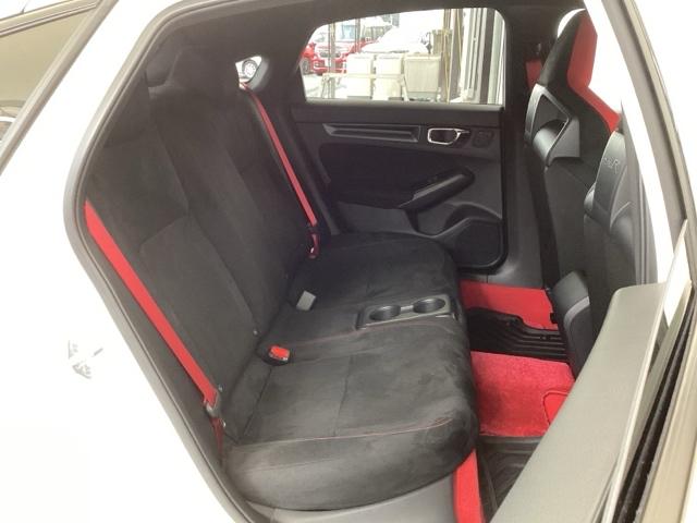 �������̍����X�E�F�[�h���\����̗p���A�R�[�i�[�����O���ɉ��f��������V�[���ŗD�ꂽ�z�[���h�����m�ۂ��܂��I