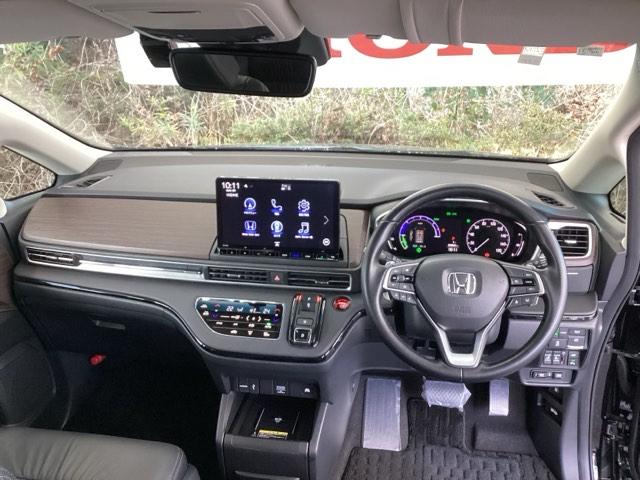 オデッセイハイブリッド ｅ：ＨＥＶアブソルート・ＥＸ　純正メモリナビ　本革パワーシート　ＥＴＣ　ＣＭＢＳ　クルーズコントロール　ＶＳＡ　ＤＶＤ　フルオートエアコン　地デジフルセグ　Ｐセンサー　ＬＥＤヘッドランプ　ＵＳＢ　サイドカメラ　本革シート　ＡＢＳ（2枚目）